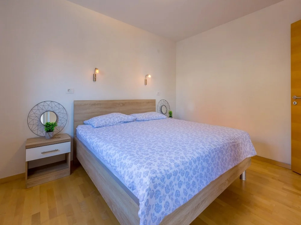 Apartments Livaya
