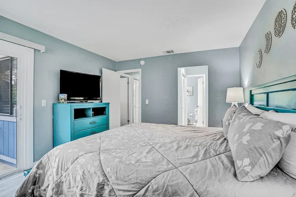 Charming Home Near Beach & Golf With Central AC & Patio - Dog-friendly