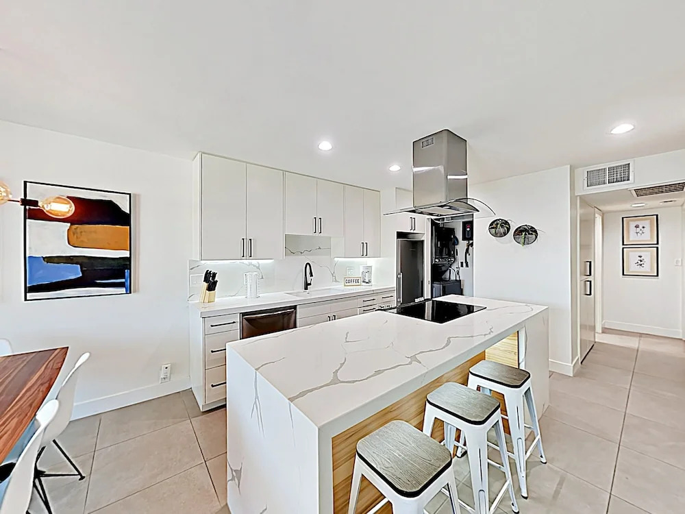 4917 Scottsdale - 2 Br Condo