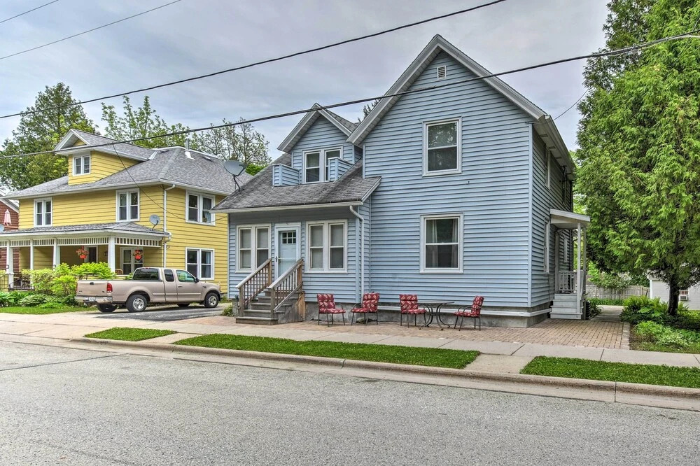 Walkable Lake Elkhart Apt: Dine, Shop, Swim!