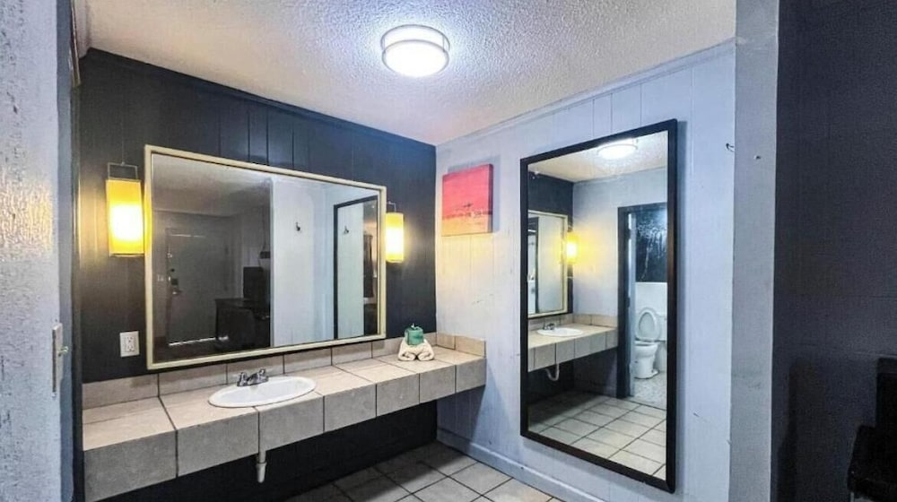 Studio 6 Suites Albany, GA