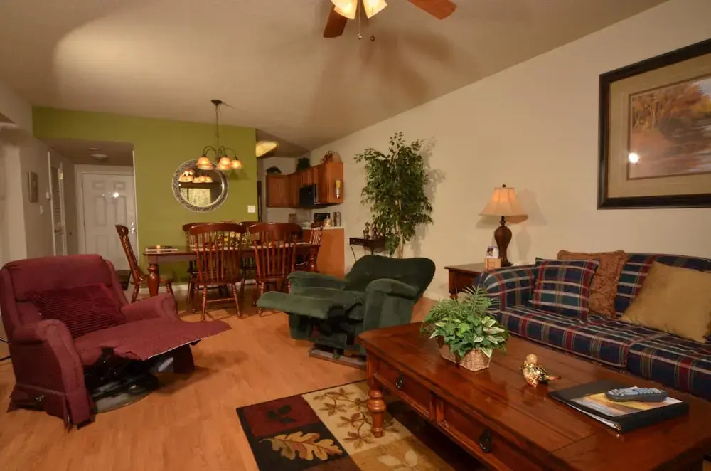 Cedar Lodge 204