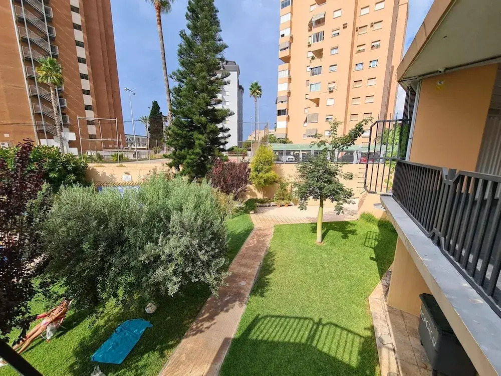 Benidorm Apartment With Pool Access