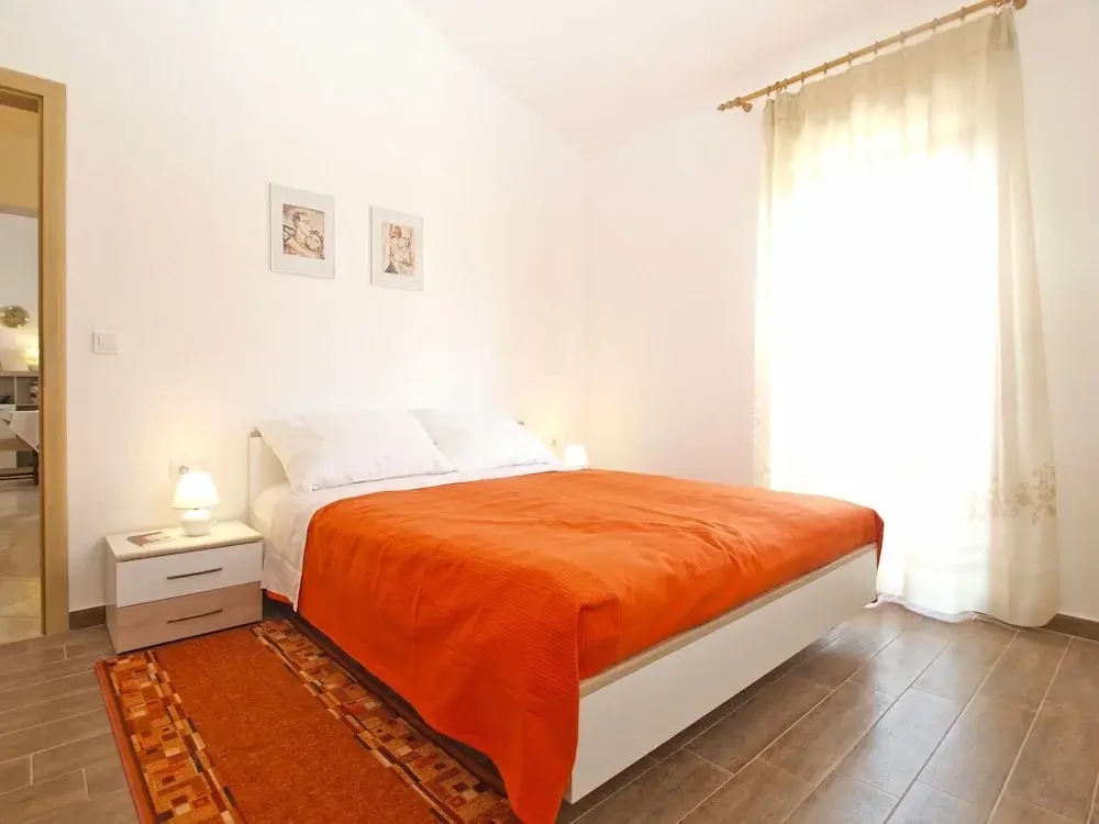 Apartment 1611