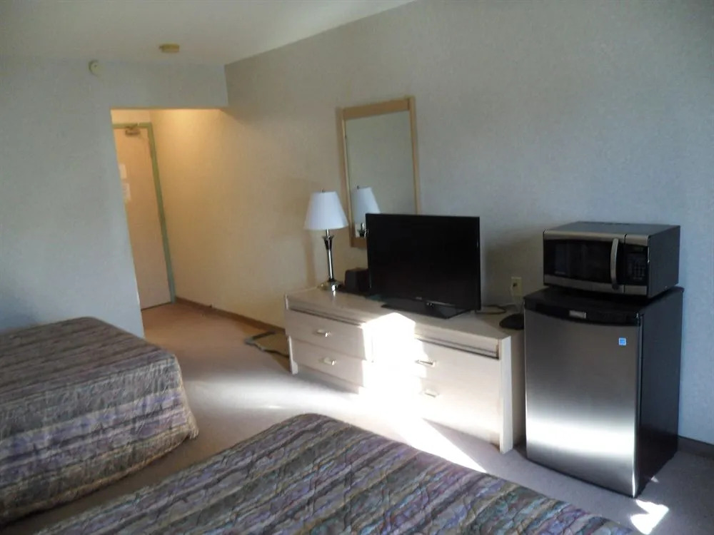 Bay Hill Inns & Suites