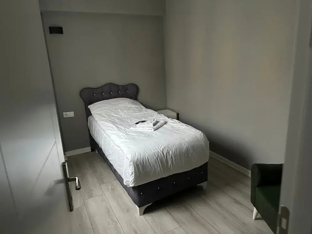 Q Line Hotel