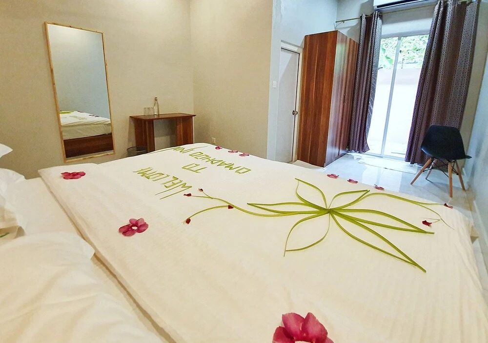 Omadhoo Inn