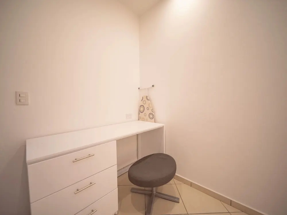 2BR Luxury Apartment in Heart Of Nightlife Area!