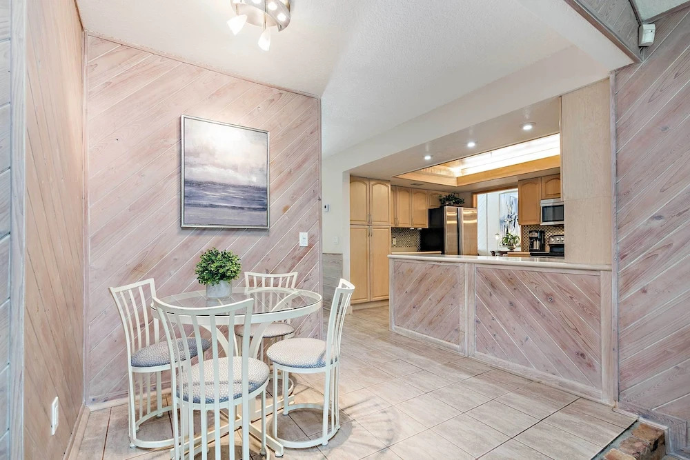 Sunny Waterfront Home by West Palm w/ Hot Tub!