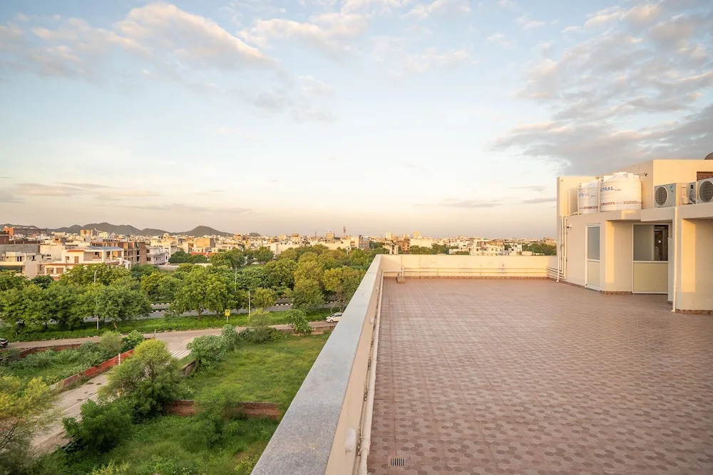 Sheerha Royal Residency