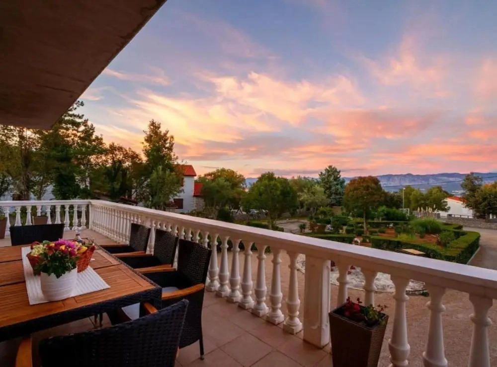 Relaxing Stay Kačić Close to Nature & Sea