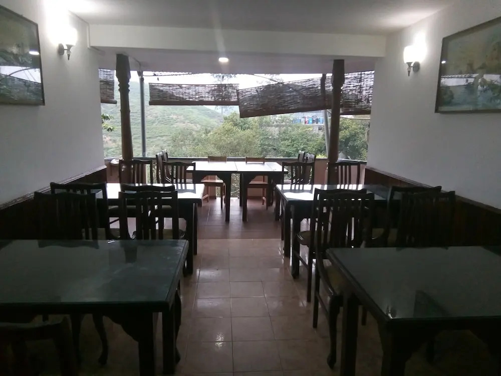 Hotel Hill View