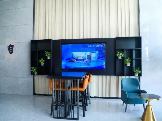 Echarm Hotel (Kuqa Jiankang Road)