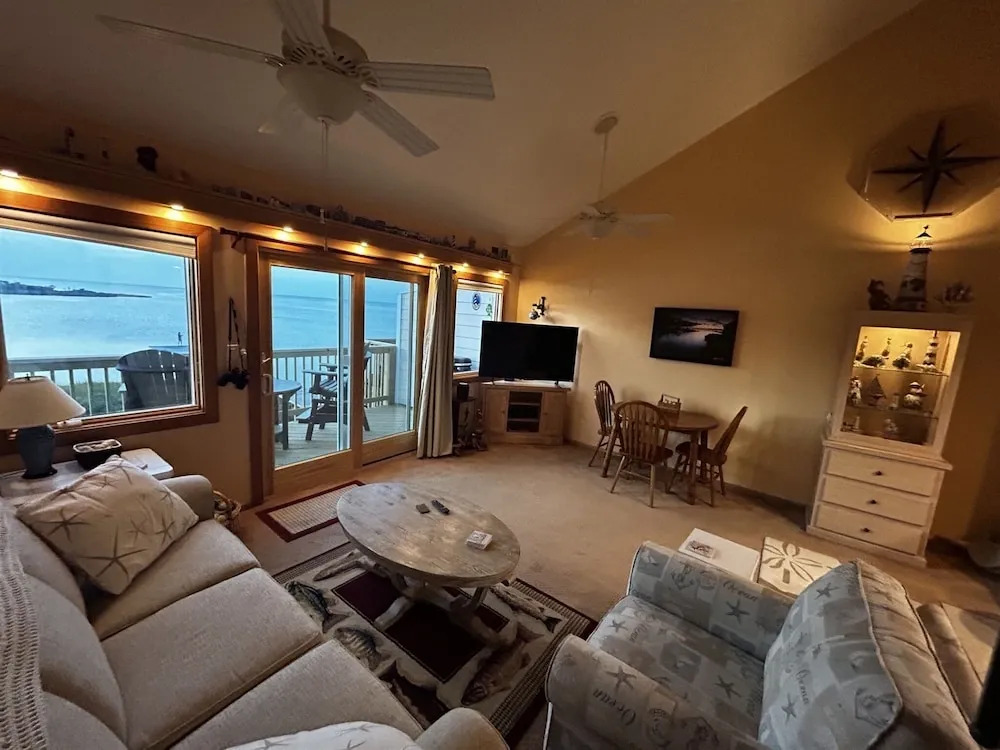 Sw 14 Shell Shack 1 Bedroom Condo by RedAwning