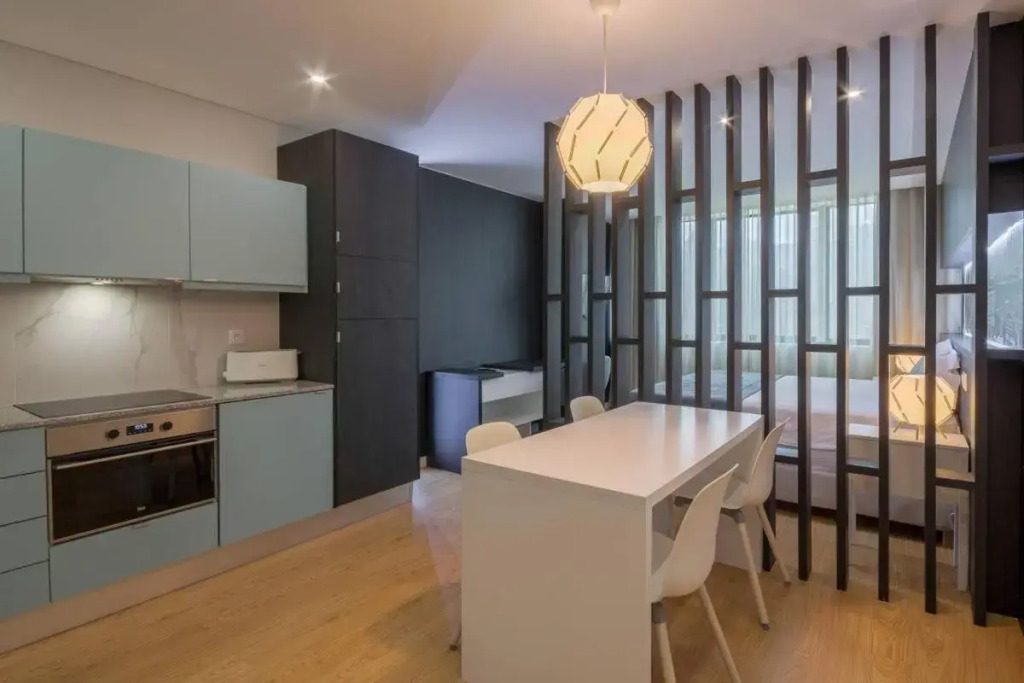NEW!! Galé 406 Center Apartment (wifi, parking)