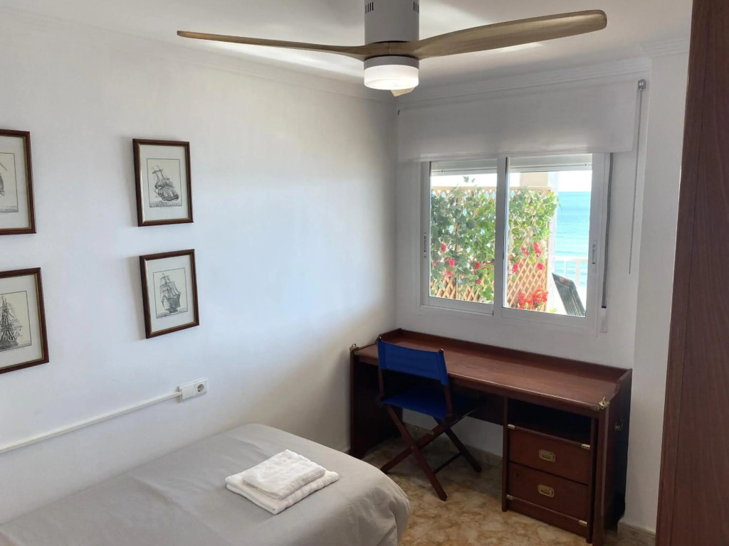 Beachfront and Renovated Apartment