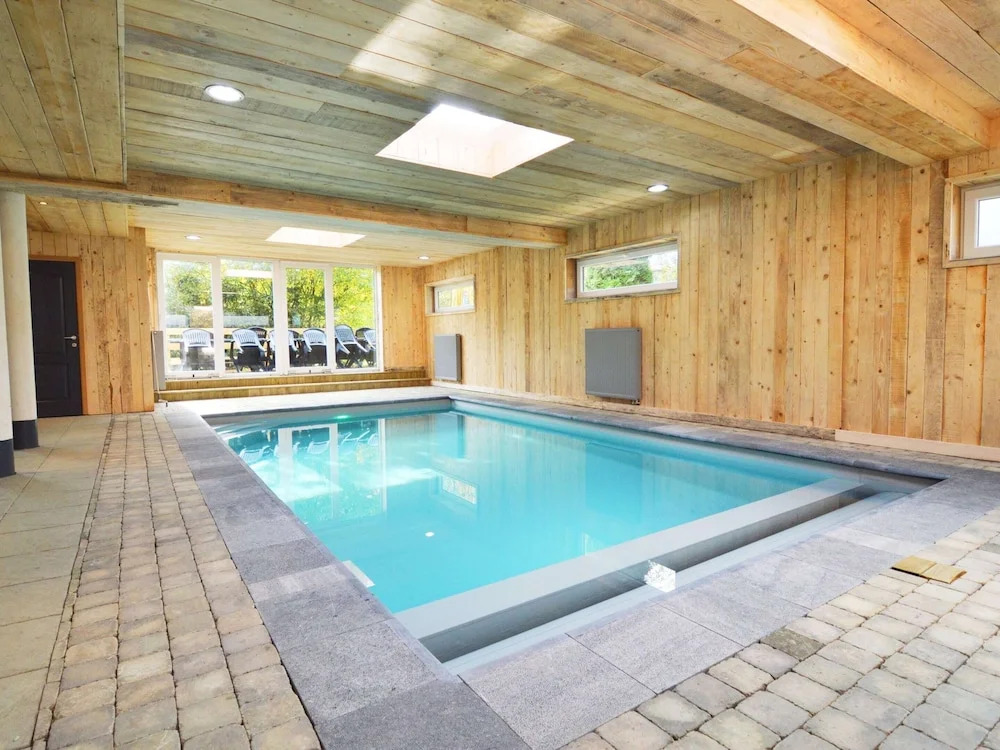 Large Group House with Welness Equipment & Swimming Pool near Malmédy