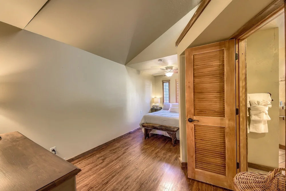 Ld 247 Waters Edge At Lake Dunlap 4 Bedroom Home by RedAwning