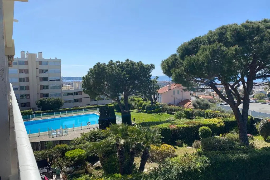 Sea View Pool Bright And Modern Flat Near Beach