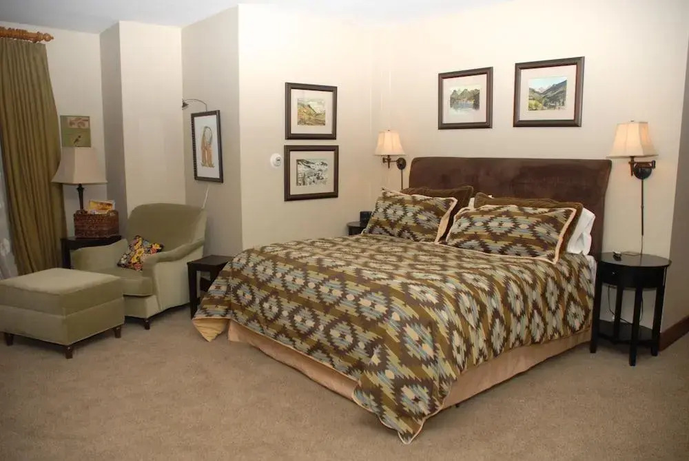 Bachelor Gulch Village by Vail Resorts