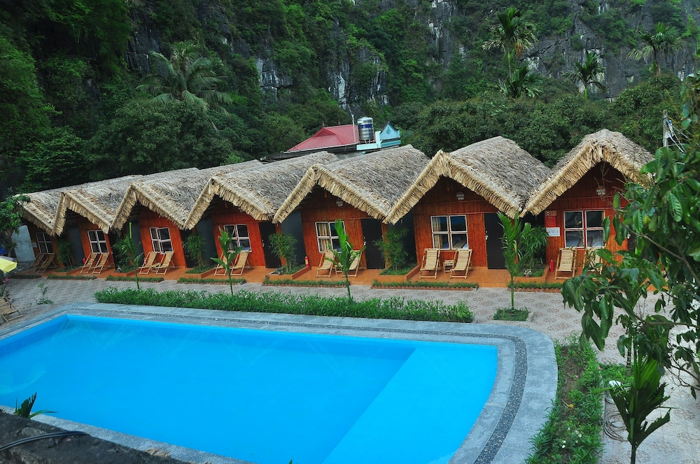 Tam Coc Valley Bungalow