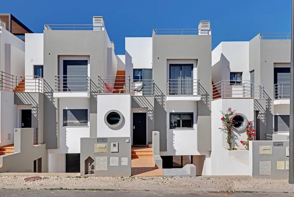 Casa Ferraguido by Portucasa