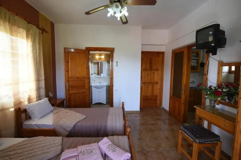 Skopelos Sunny Daze - Spacious Summertime Suite