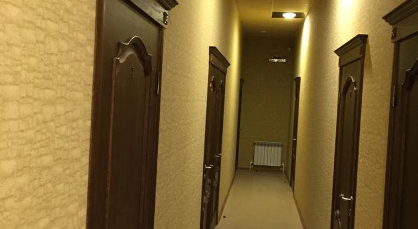 Отель Корона