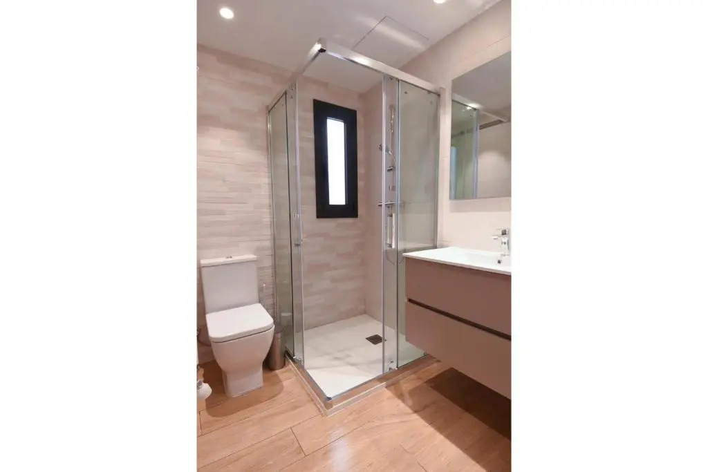 10 apartments in a modern central building with private car parking available