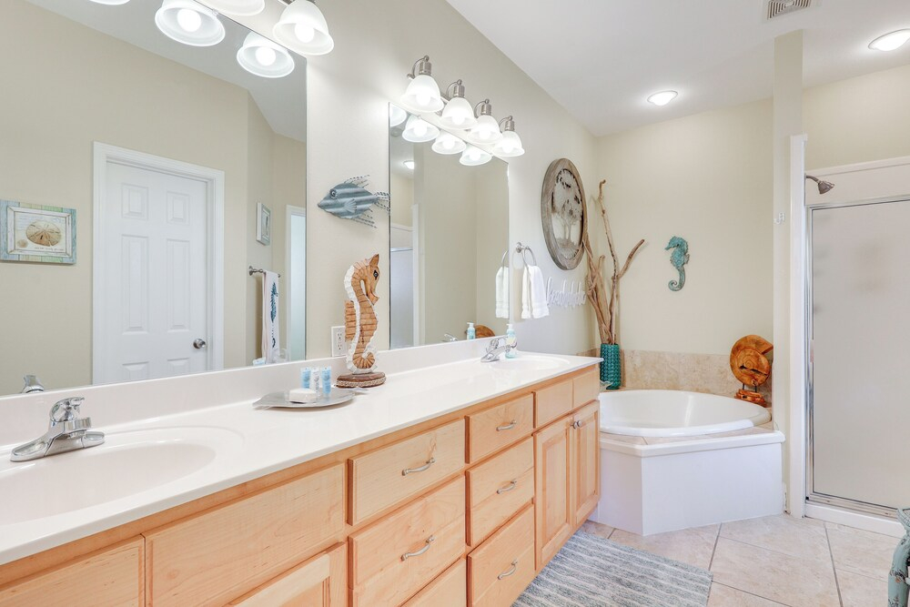 Boat, Swim, Walk to Beach! Dauphin Island Retreat