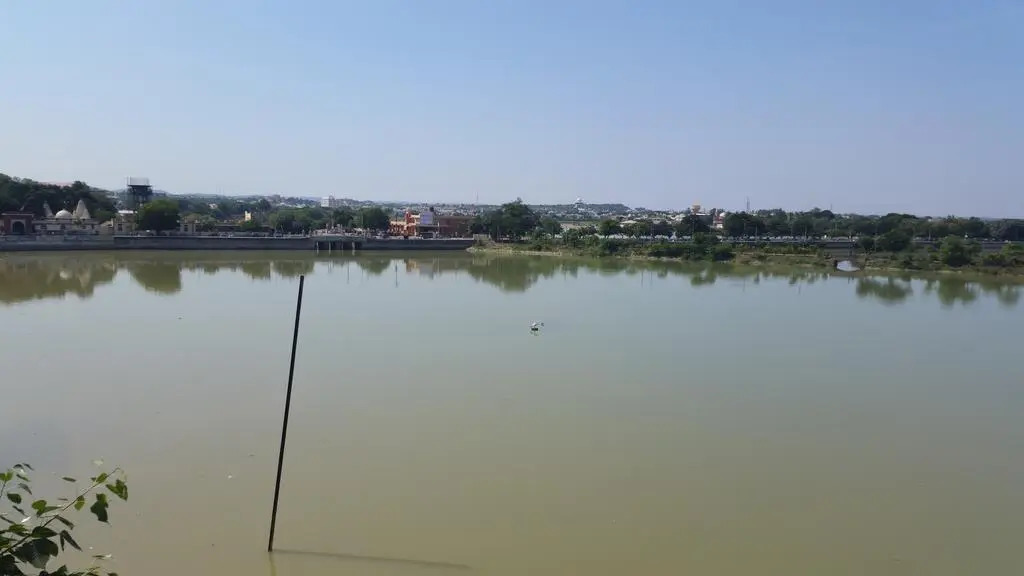 Hotel Shiv lake