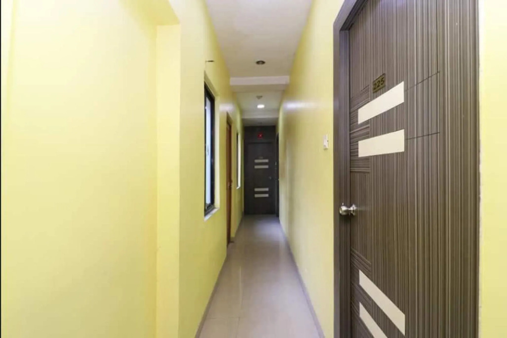 Live In Service Apartment