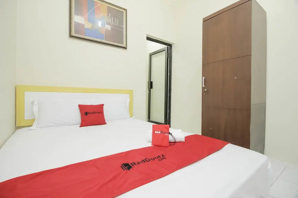 RedDoorz near Sriwijaya University Palembang