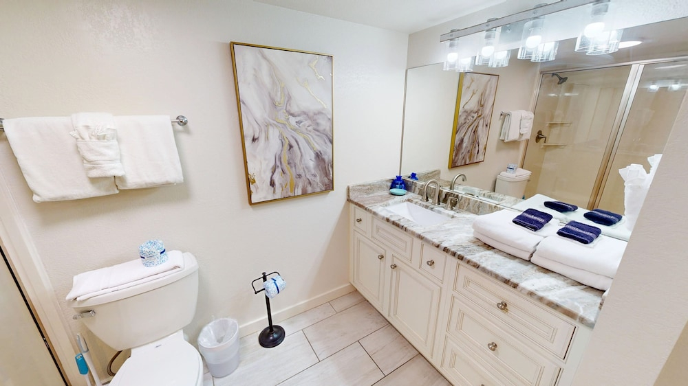 Shoreline Towers 2033 2 Bedroom Condo