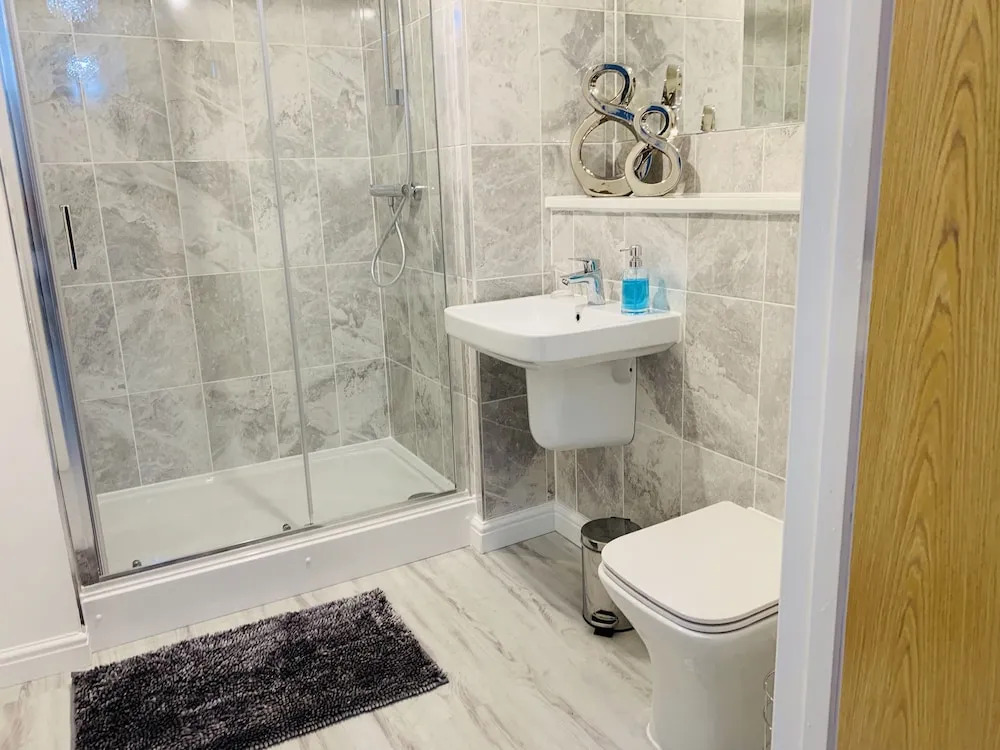 Brand new Stunning 2 bed Apartment Close to City