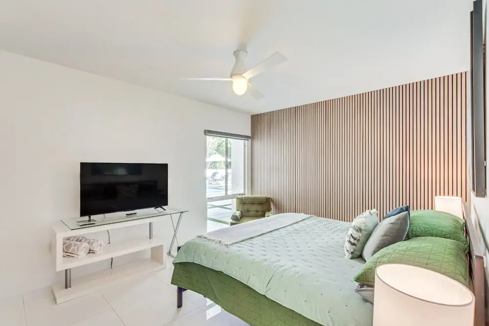 Palm Springs Oasis w/ Mtn Views, 2 Mi to Dtwn!