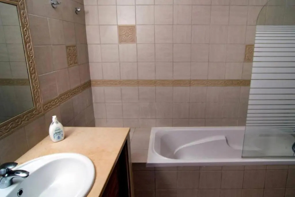 Spacious 3 bedroom villa with pool