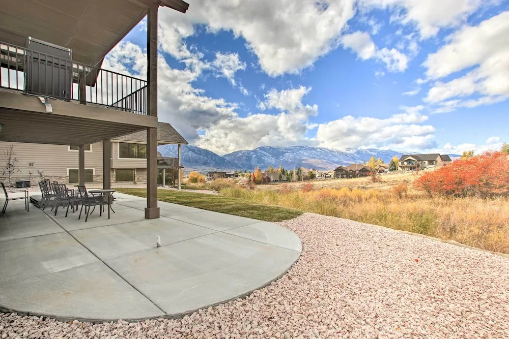 Scenic Eden Gem w/ Hot Tub ~ 6 Mi to Ski Area