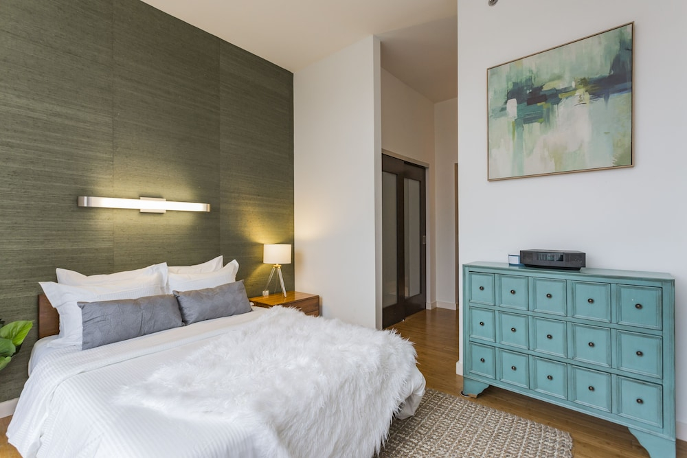Artsy Extended Retreat Downtown Nashville