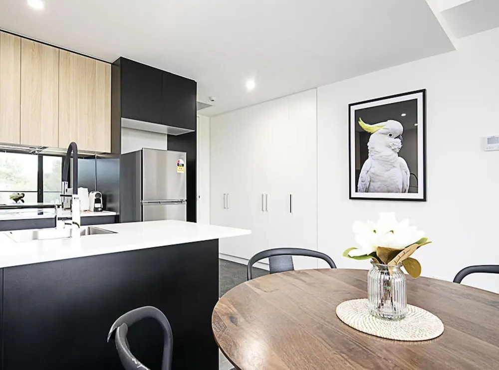 CANBERRA CHIC-hosted by:L'Abode Accommodation