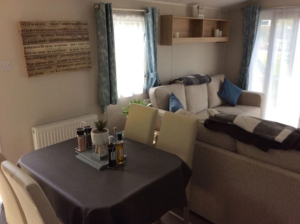 Lake District Western 2-bed Cabin, Pet Frien