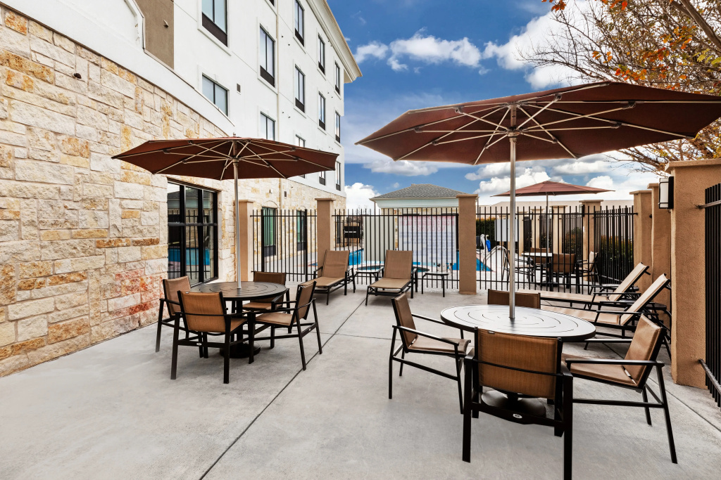 Holiday Inn Express & Suites Del Rio by IHG