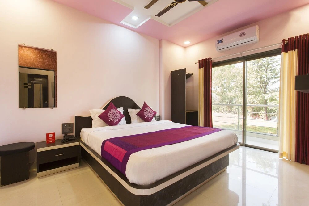 OYO 10236 Strawberry Homes