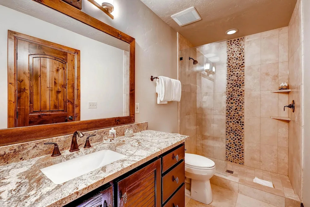 Queen Esther 2425 by Park City Lodging