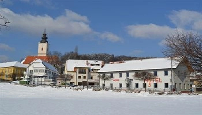 Hotel 365