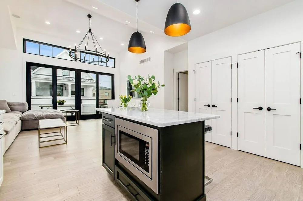 Jungle House Designer Residences - Downtown Columbus