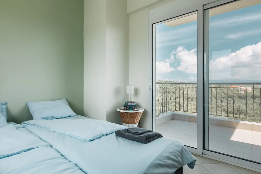 Chloe Apartments by QR booking