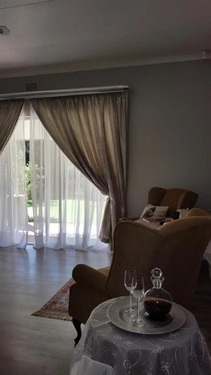 Little Acorn Guest House