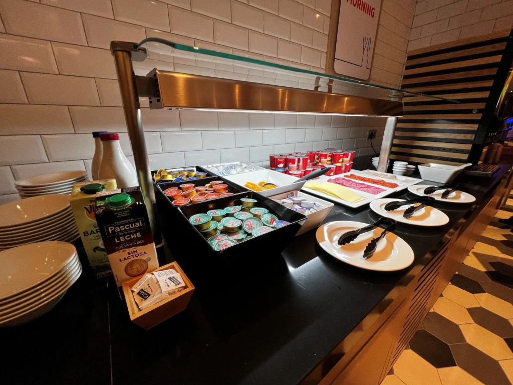 Holiday Inn Express - Madrid - Airport by IHG
