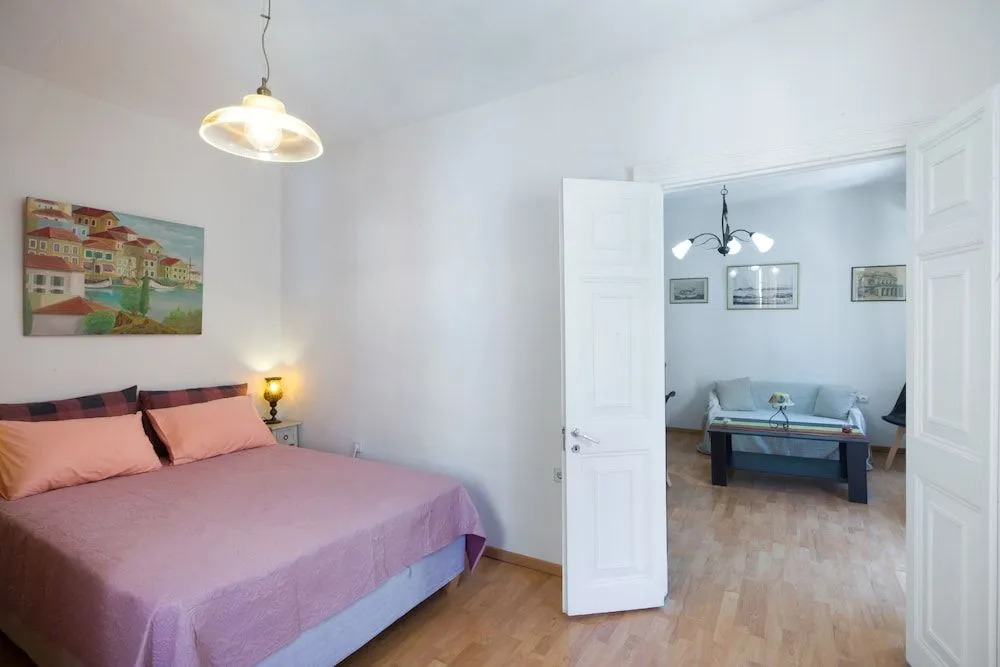 Andrew's Old Town Apartment  by CorfuEscapes
